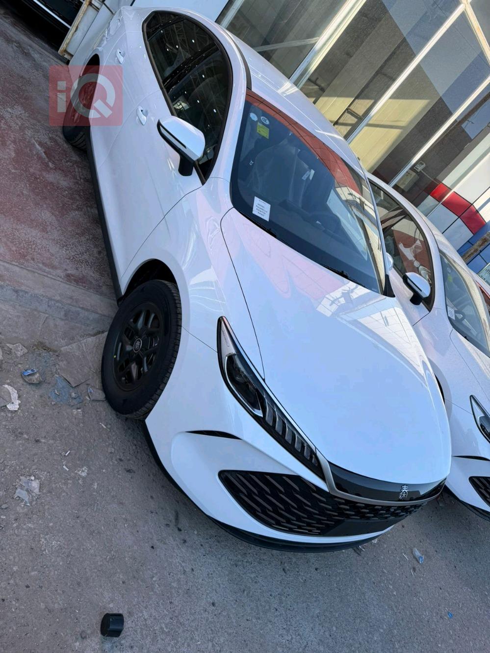 بی وای دی Qin Plus